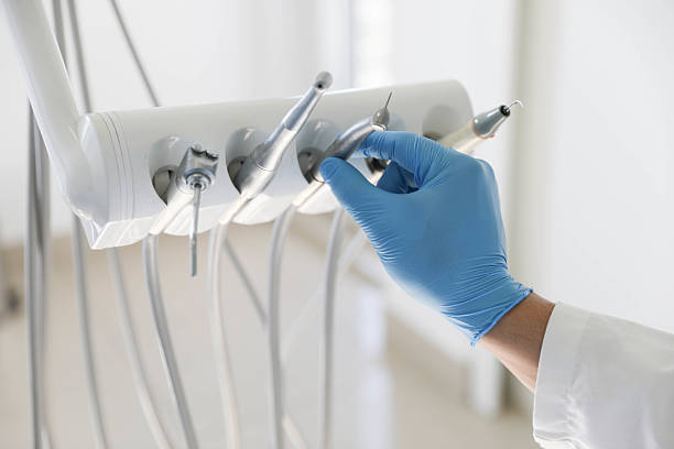 Professional Emergency Dentist technician working in Pleasant Hills, OH